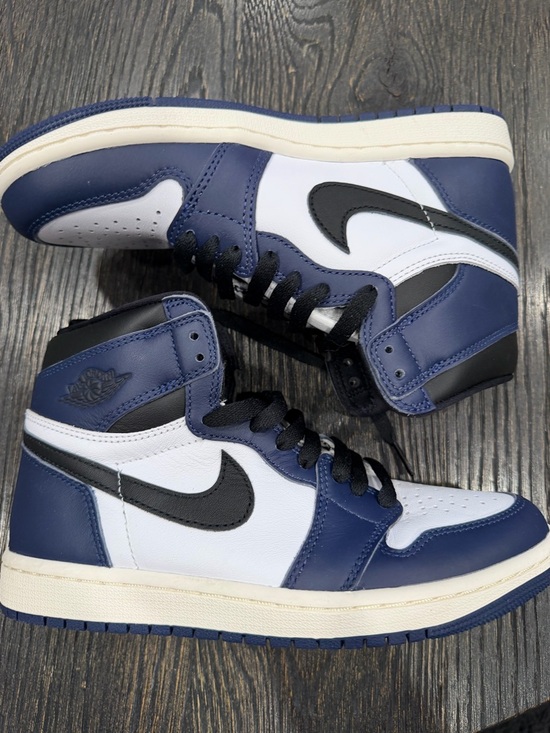 Other - Air Jordan 1 High OG 'Black and Gold' size 6.5Y